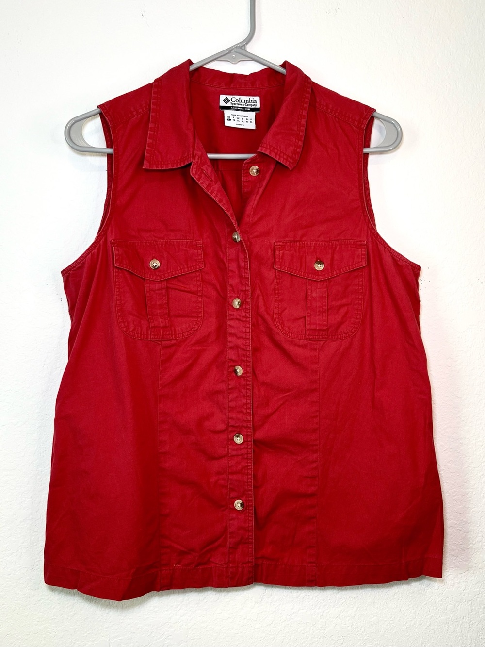 Columbia Red Sleeveless Button Down Top Womens Fishing Shirt. 100% Cotton Size L